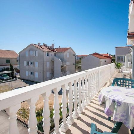 Family Holiday Apartments Lucia Vodice Exterior foto