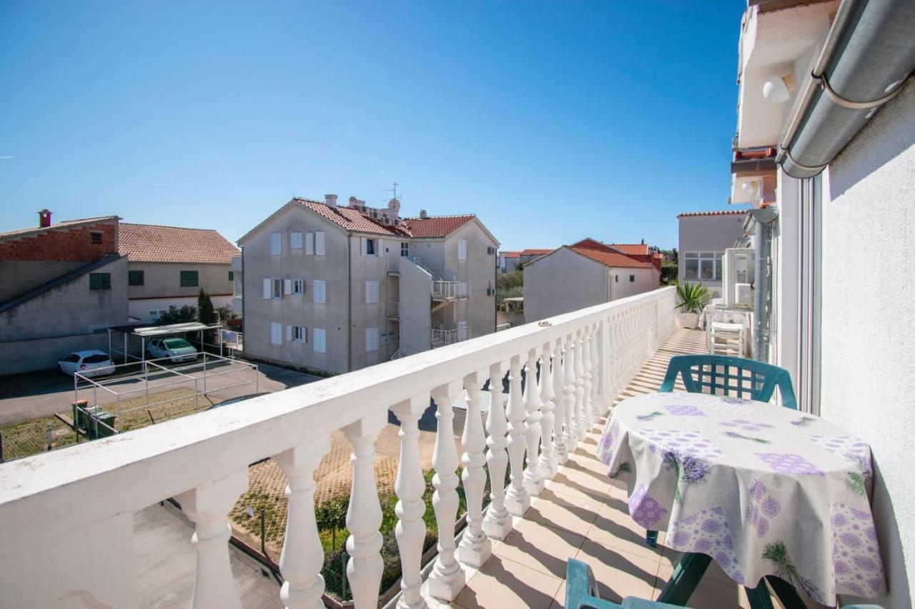 Family Holiday Apartments Lucia Vodice Exterior foto