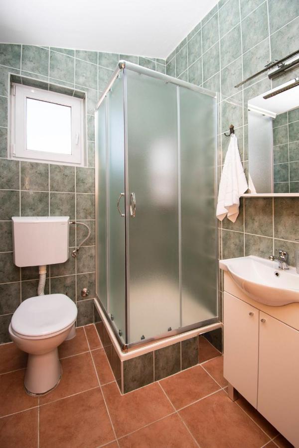 Family Holiday Apartments Lucia Vodice Exterior foto