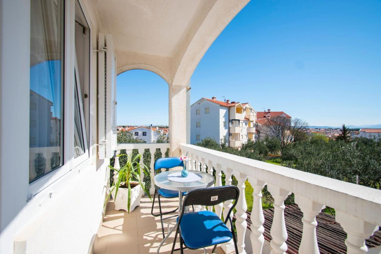 Family Holiday Apartments Lucia Vodice Exterior foto