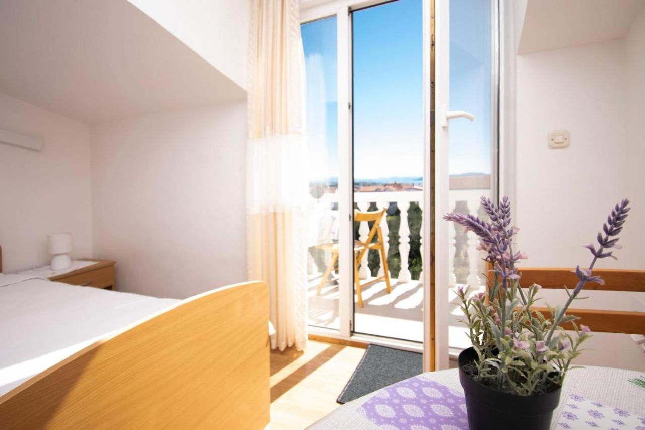 Family Holiday Apartments Lucia Vodice Exterior foto