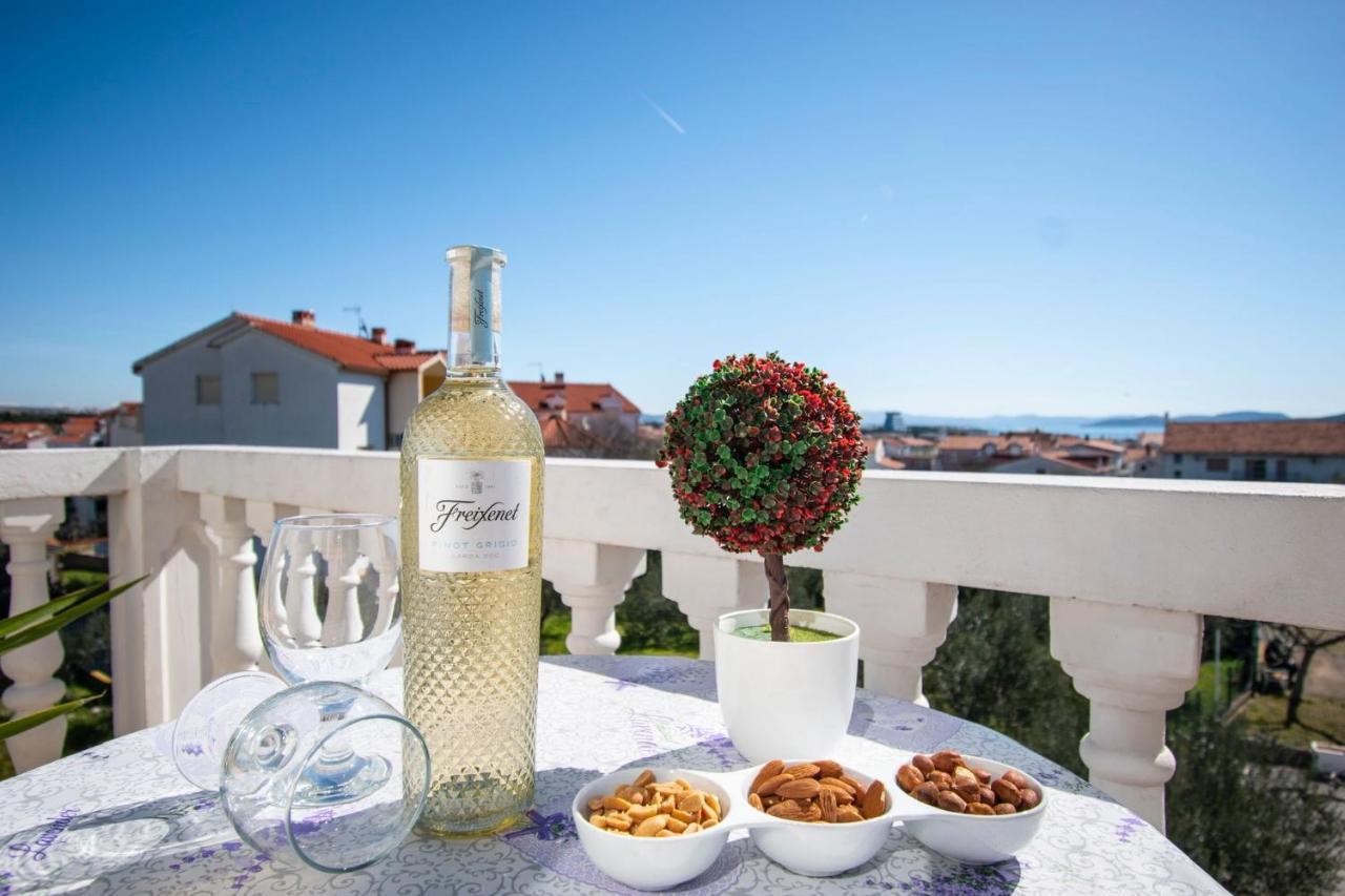 Family Holiday Apartments Lucia Vodice Exterior foto