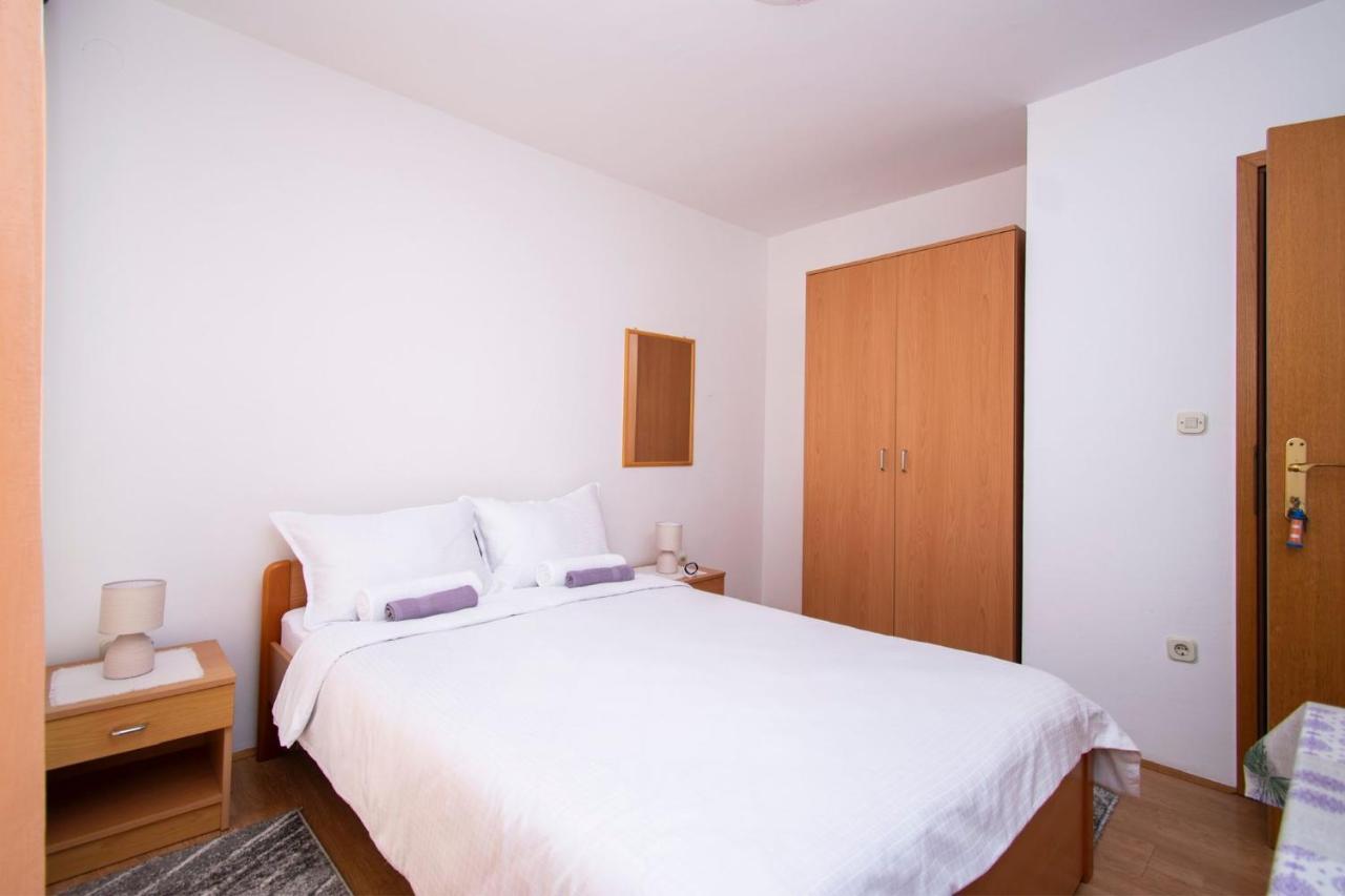 Family Holiday Apartments Lucia Vodice Exterior foto